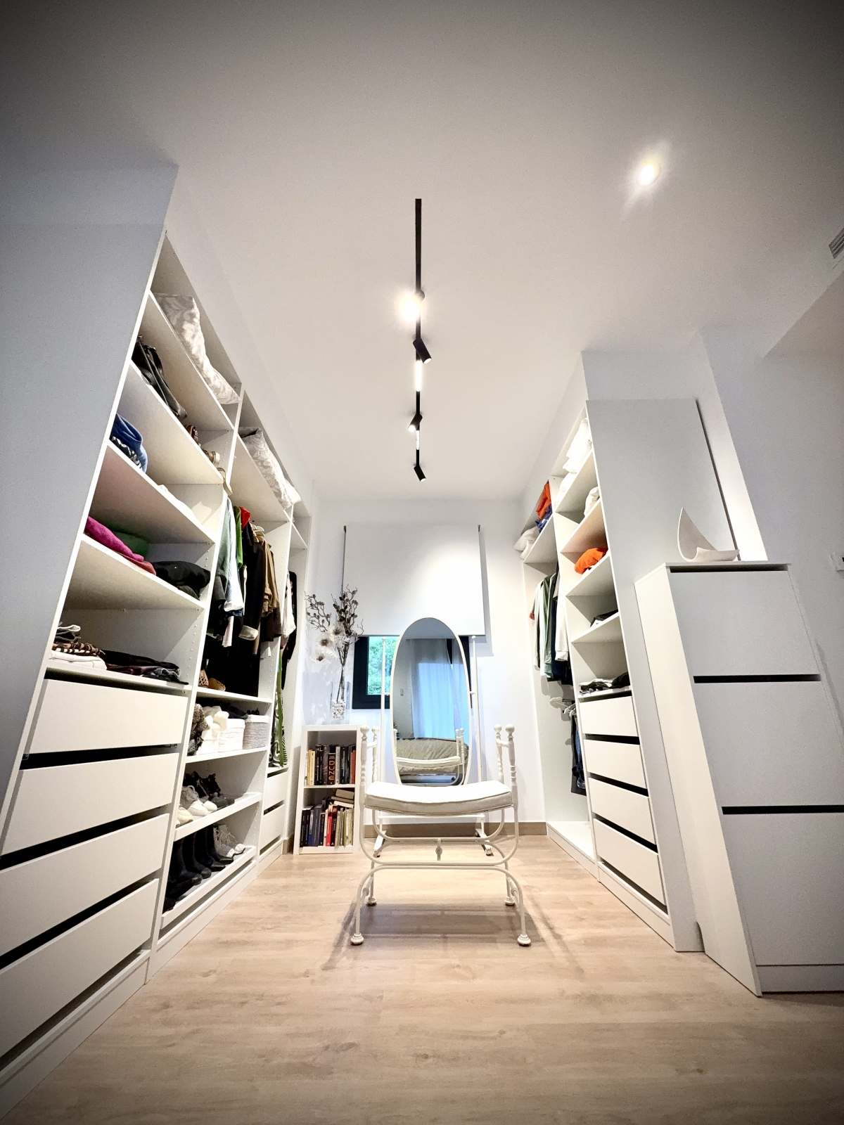 El Secreto de un Vestidor Impecable